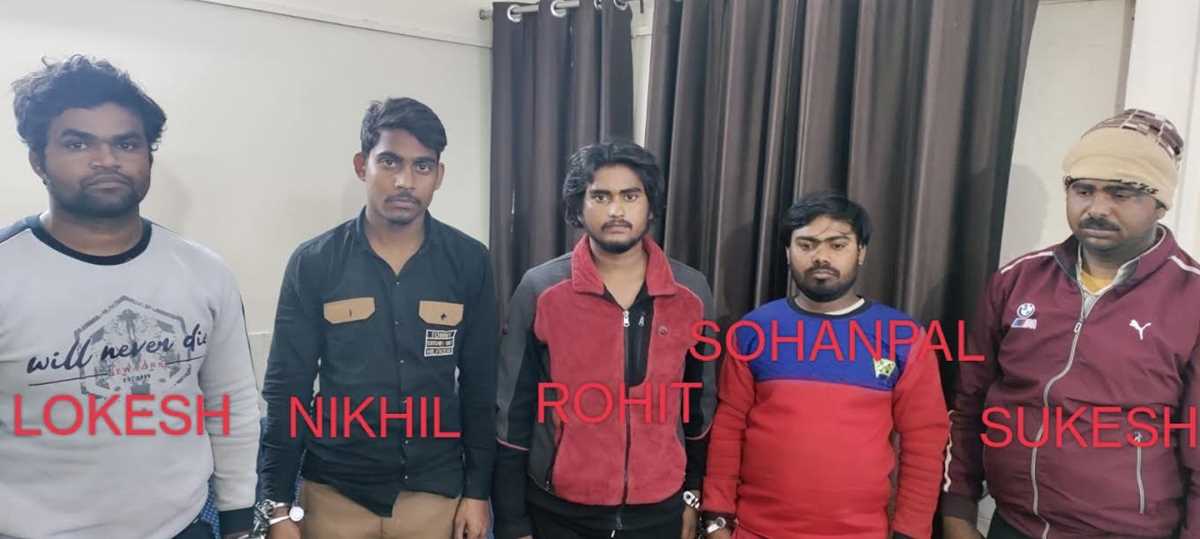 एसटीएफ व पुलिस ने मिलकर पांच लुटेरों को किया गिरफ्तार